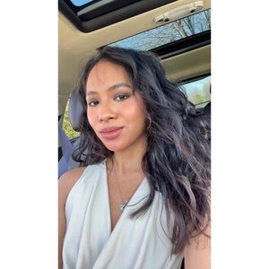 Meet your Posher, Quynh!